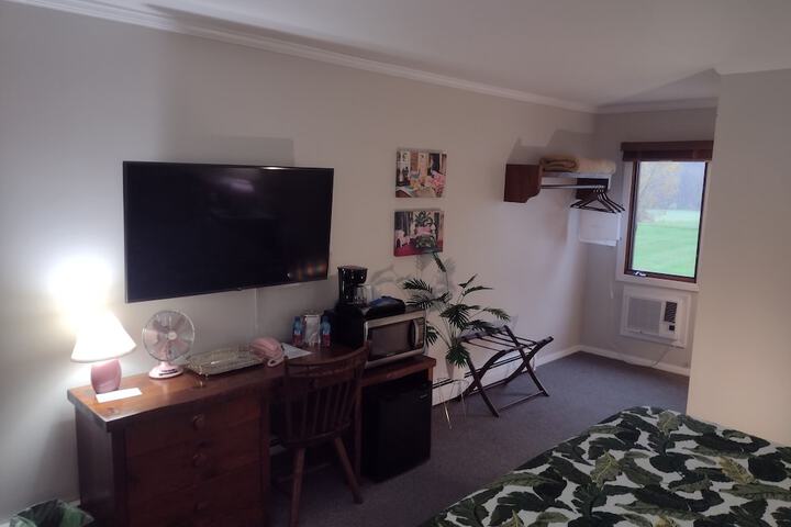Room 53 of 76