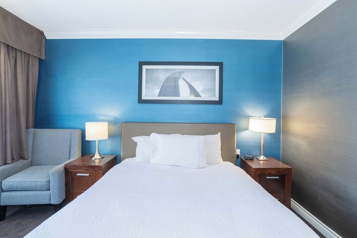 Room 27 of 45