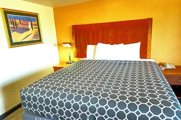 Room 32 of 36