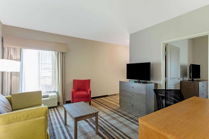 La Quinta Inn & Suites by Wyndham Paducah