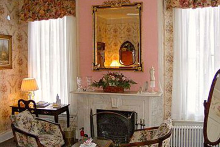 Pinehill Inn