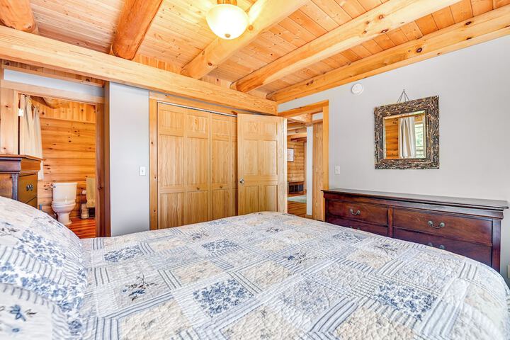 Lakefront Corinth Log Home: Private Dock Fire Pit