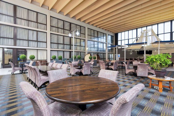 Hotel Interior 11 of 33