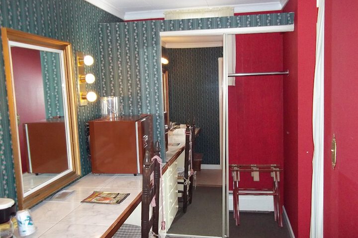 Room 23 of 81