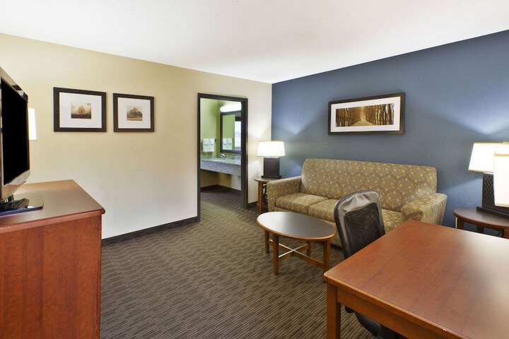 Room 19 of 28