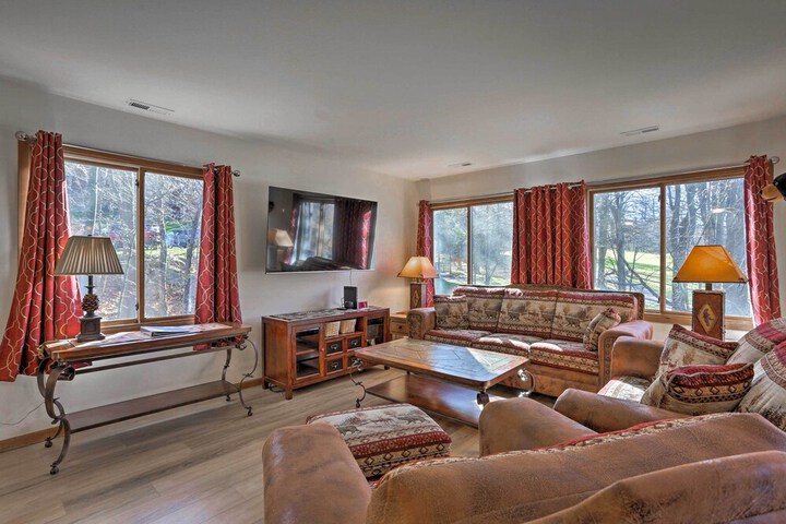 Vernon Township Condo Near Golfing + Skiing!