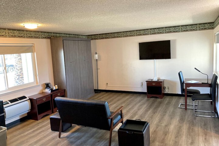 Coast Riders Inn