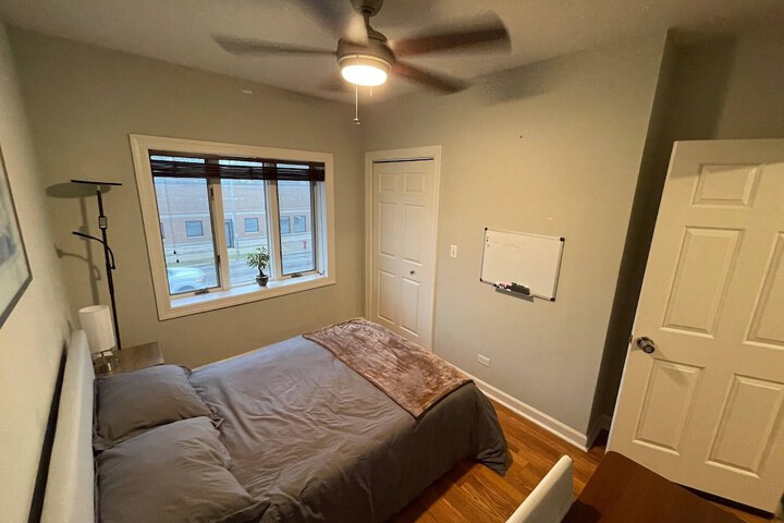 Feel Cozy at Home in Cio a Clean Bright Welcoming Private Updated Room