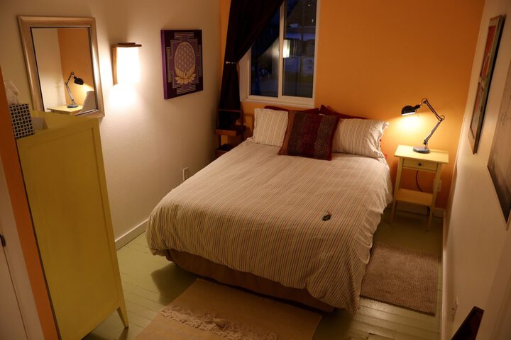 Room 25 of 65