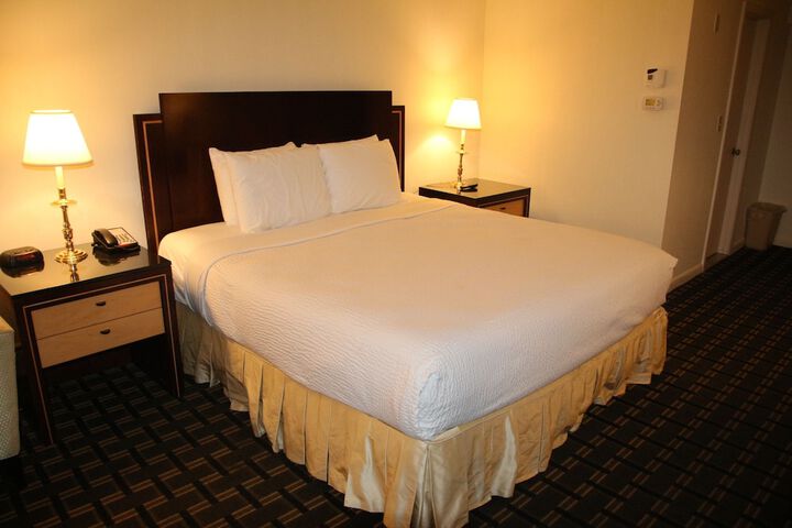 Room 15 of 30