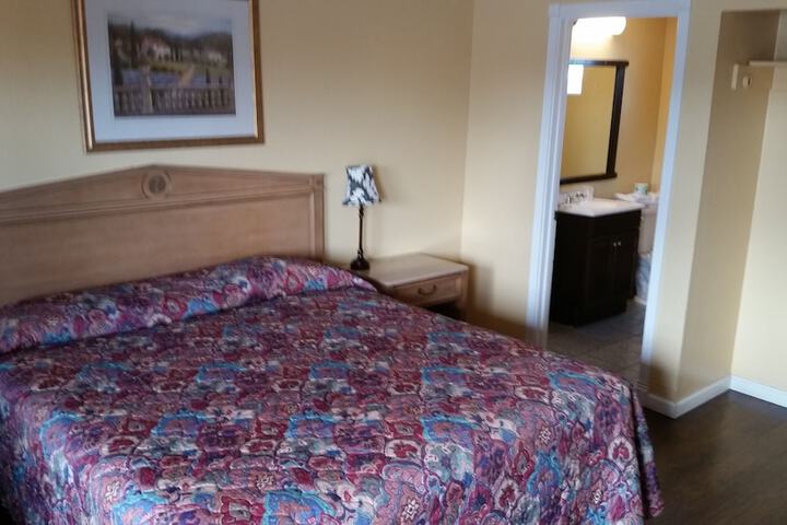 Room 11 of 17