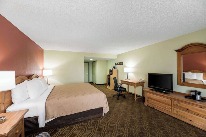 Room 15 of 48