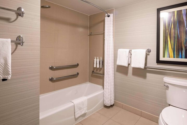 Embassy Suites by Hilton Palm Desert