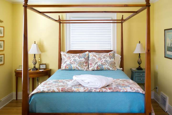 Room 14 of 22
