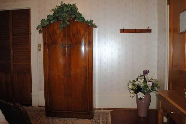 Room 17 of 29