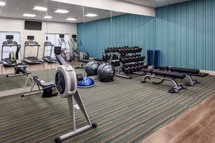 Holiday Inn Express & Suites Madison by IHG