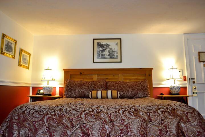 Room 7 of 32