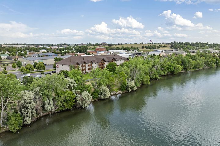 Best Western Plus Riverfront Hotel & Suites