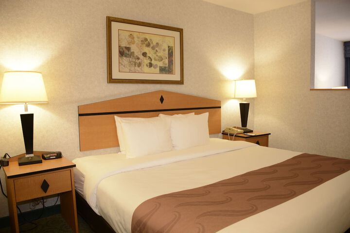 Room 33 of 68
