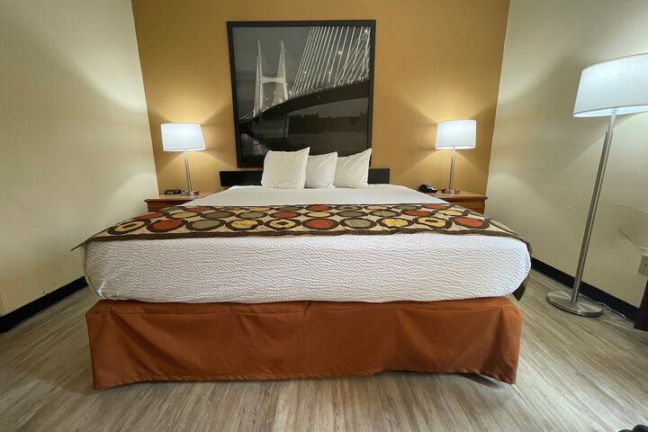 Room 14 of 21