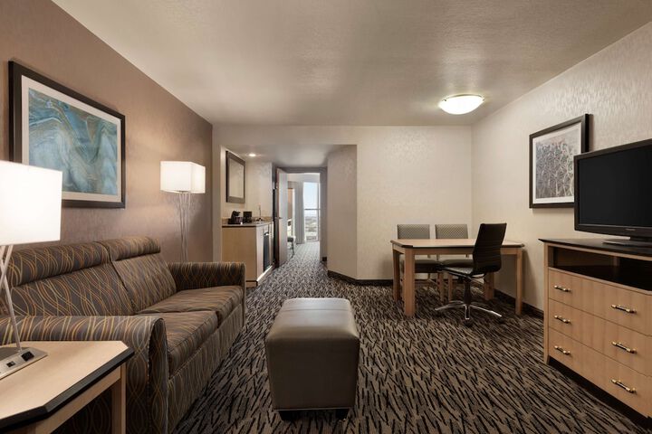Room 12 of 76