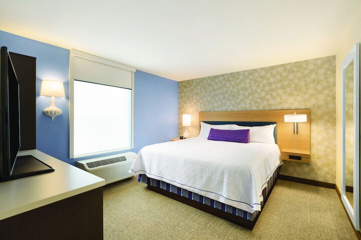 Room 10 of 18