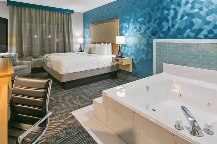 Room 21 of 39