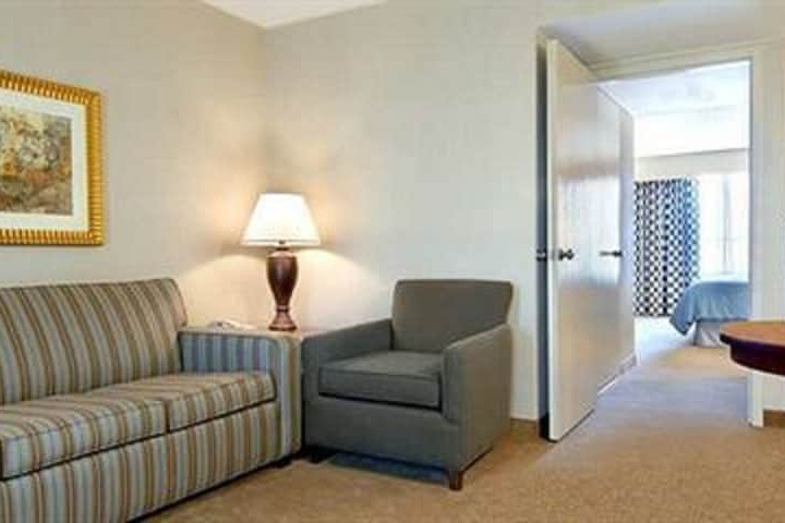 Embassy Suites by Hilton Piscataway Somerset