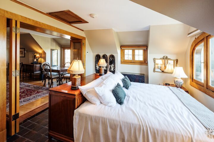 Room 45 of 62