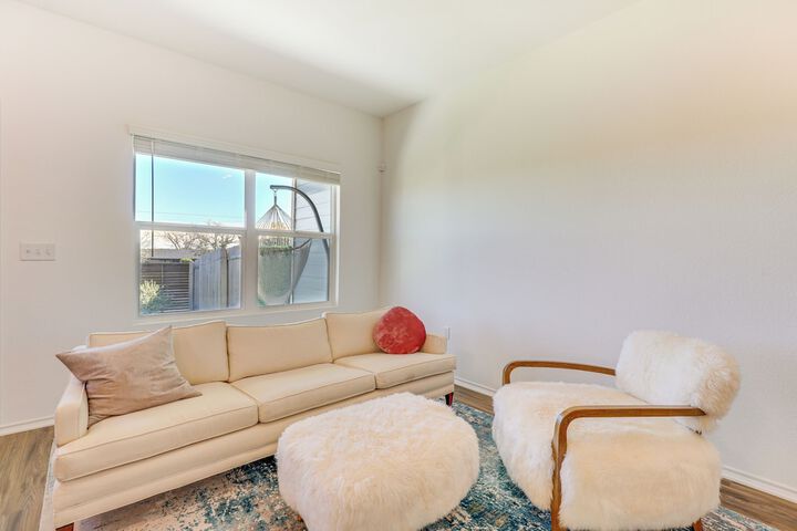12 Mi to Dtwn Austin: Quiet Home w / Patio & Yard