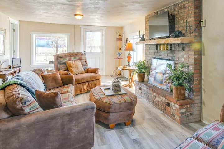 Downtown Del Norte Home Near Hiking & Fishing!