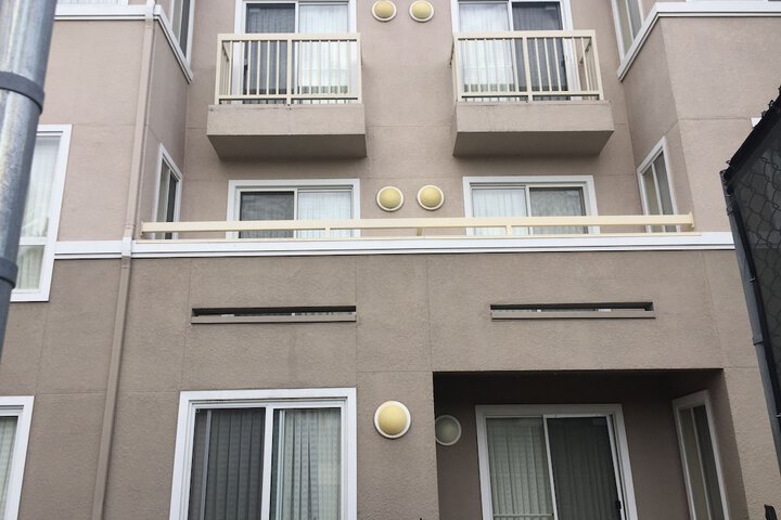 Room 10 of 29