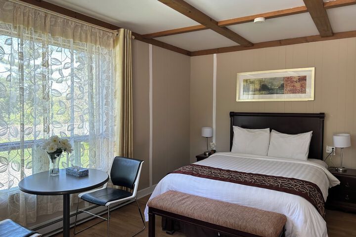 Room 11 of 16
