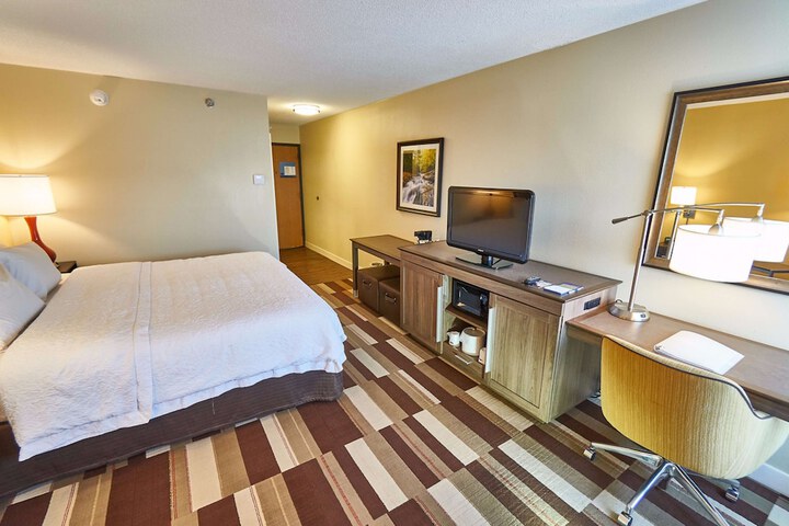 Room 51 of 82