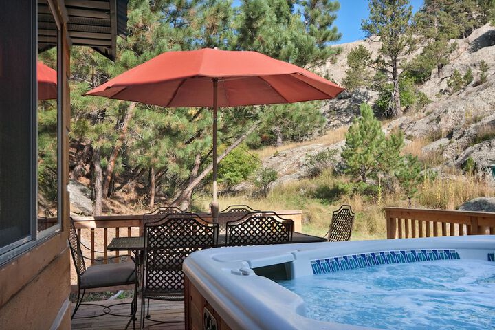 Rock Crest Lodge & Cabins