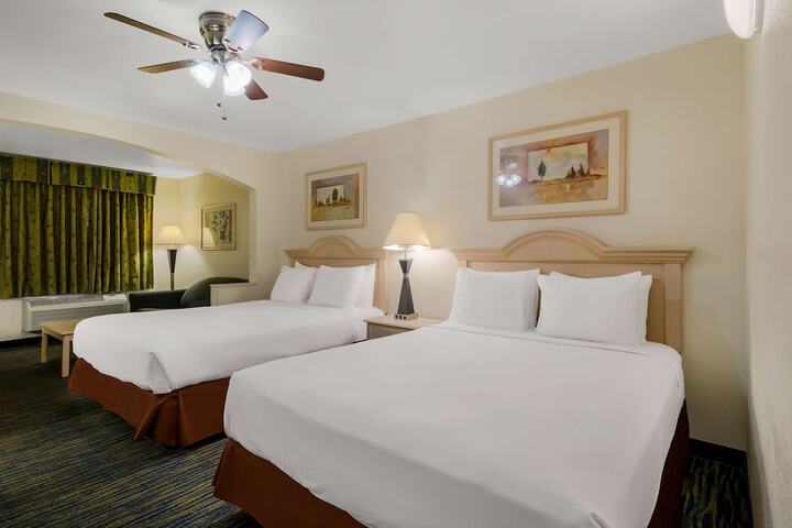 Room 16 of 38