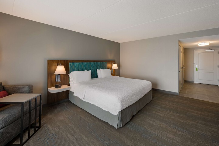 Hampton Inn & Suites Fredericksburg-at Celebrate Virginia