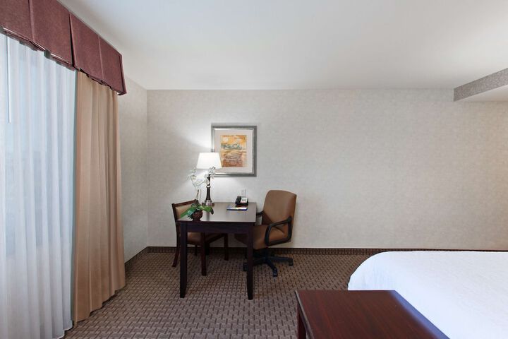 Room 13 of 32