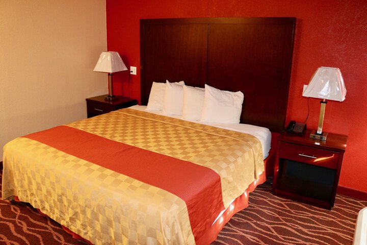 Room 8 of 15