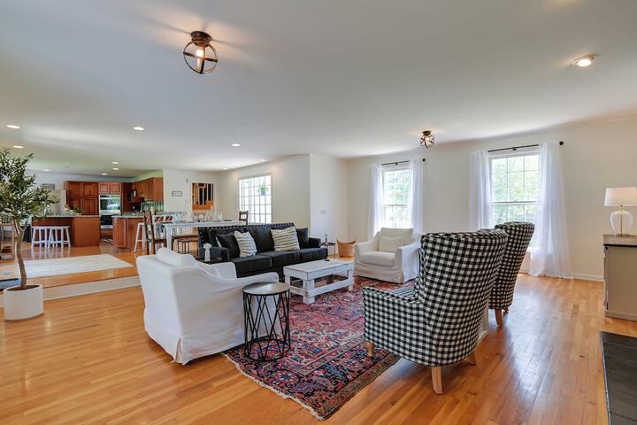 Chic Nashville-area Retreat w / Private Pool!