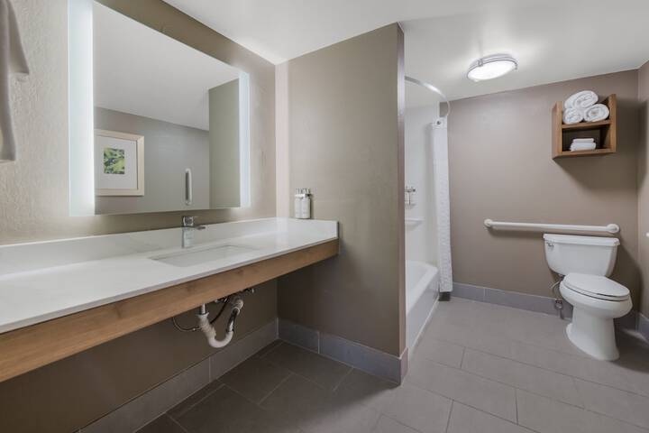 Staybridge Suites Chesapeake by IHG
