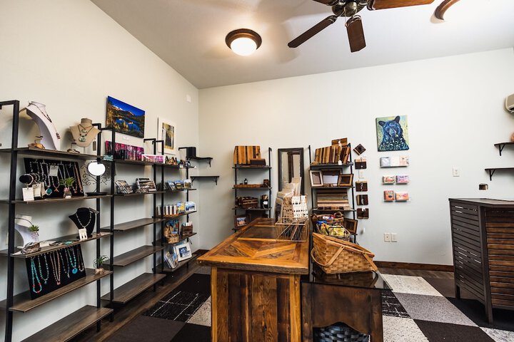 Gift Shop 107 of 108