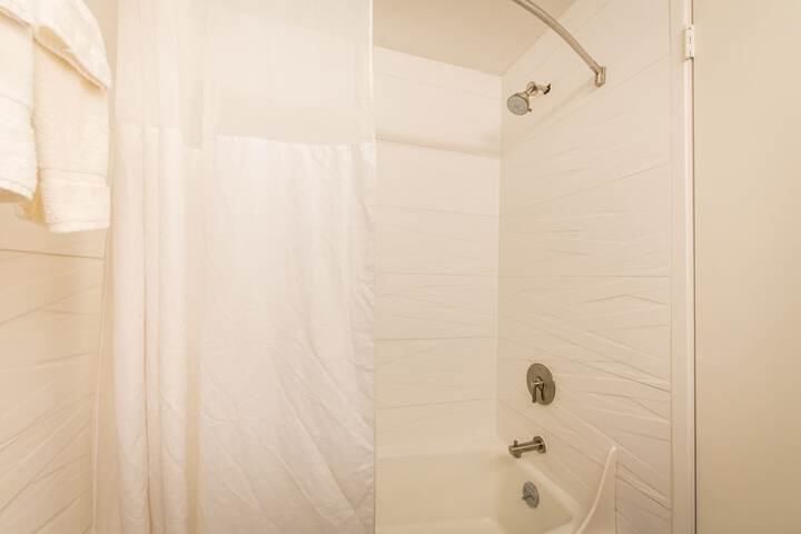 Room 32 of 50