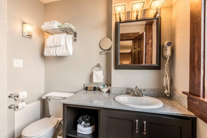 Hotel Bothwell Sedalia Central District an Ascend Collection Hotel