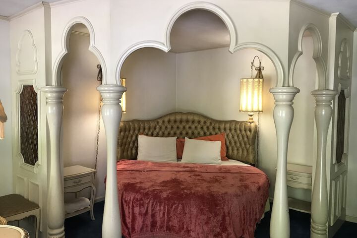 Room 51 of 111