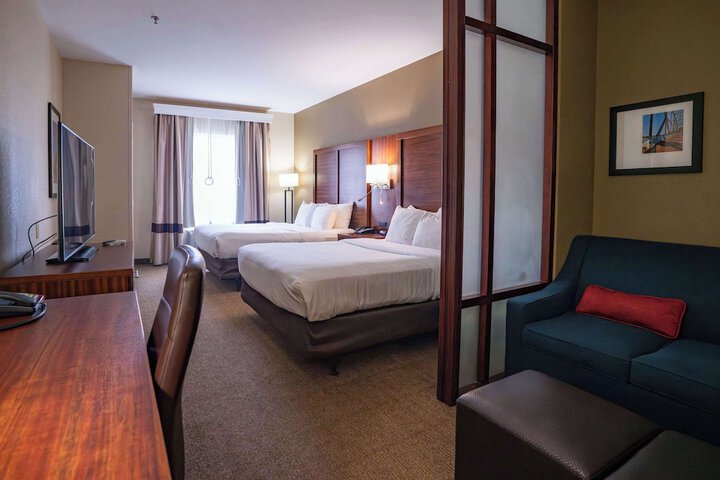 Comfort Suites Flowood - Jackson Airport (must meet transportation requirement)