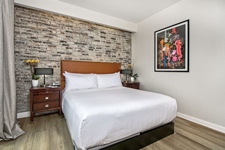 Room 14 of 35