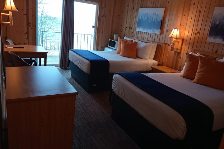 Room 33 of 47