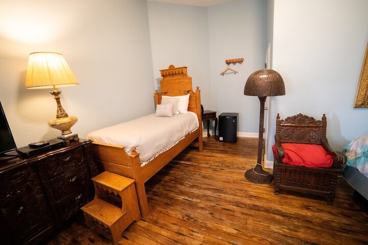 Oaak Tree Hotel