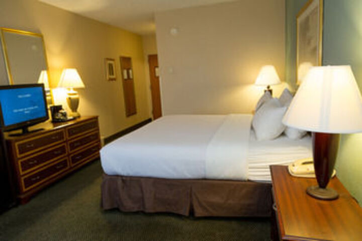 Ramada Plaza Rochester Airport